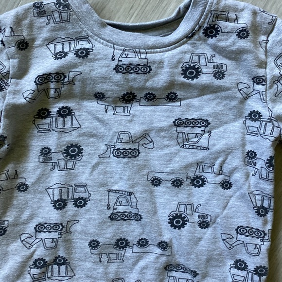 KoalaKids Grey tractor sweatshirt size 3T - Picture 2 of 5